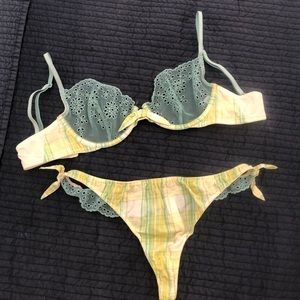 DARLING Gap Body bra and panty set!